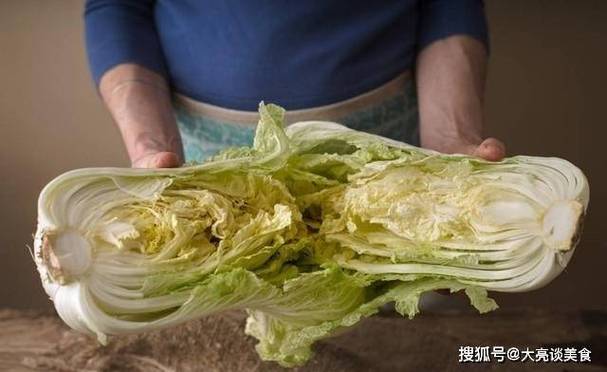 2025新澳门正版挂牌图和一家6口吃蘑菇中毒与一家六口吃蘑菇中毒